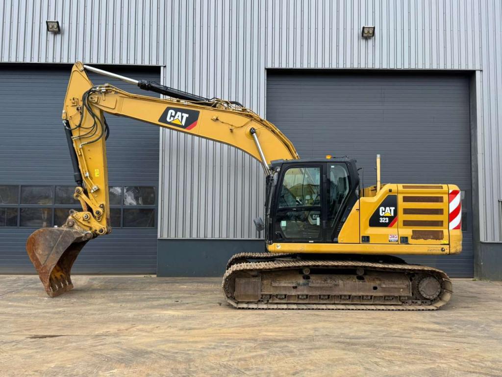 Caterpillar 323 07A Photo 1