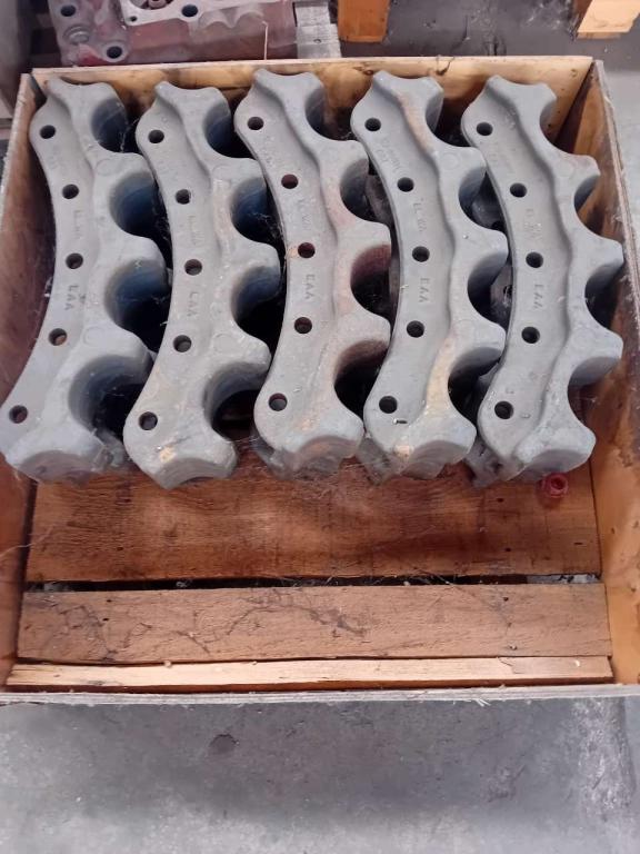 Caterpillar Drive wheel segments for Caterpillar D6T Photo 1