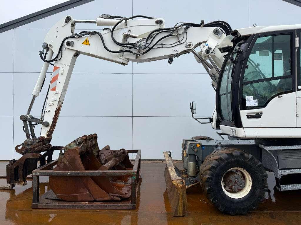 Liebherr A914 Compact - Triple Boom / Many extra attachment Photo 16