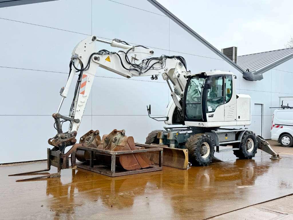 Liebherr A914 Compact - Triple Boom / Many extra attachment Photo 2
