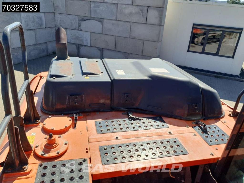 Hitachi ZX210 LC -6 Photo 15