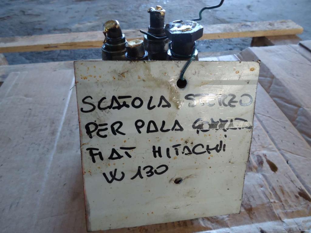 Steering gear box for Fiat Hitachi W130 Photo 3