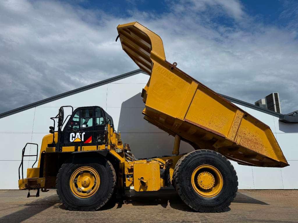 Caterpillar 772G - Automatic Greasing / Body Heating Photo 17