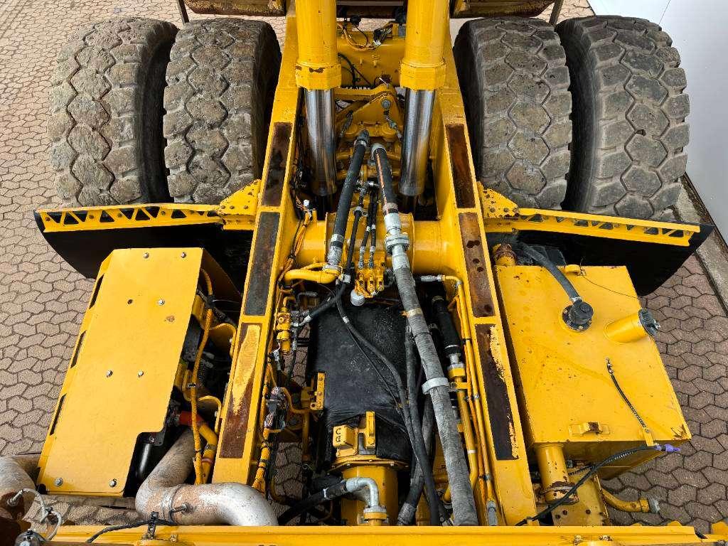 Caterpillar 772G - Automatic Greasing / Body Heating Photo 25