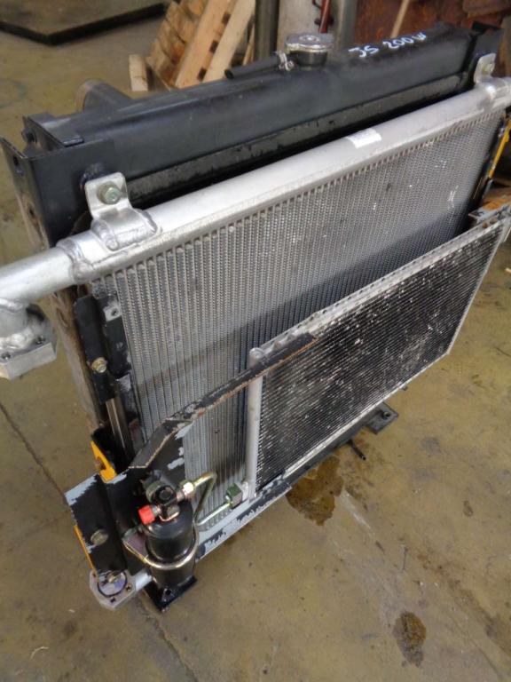 Hydraulic oil cooler for JCB JS 200W Photo 2