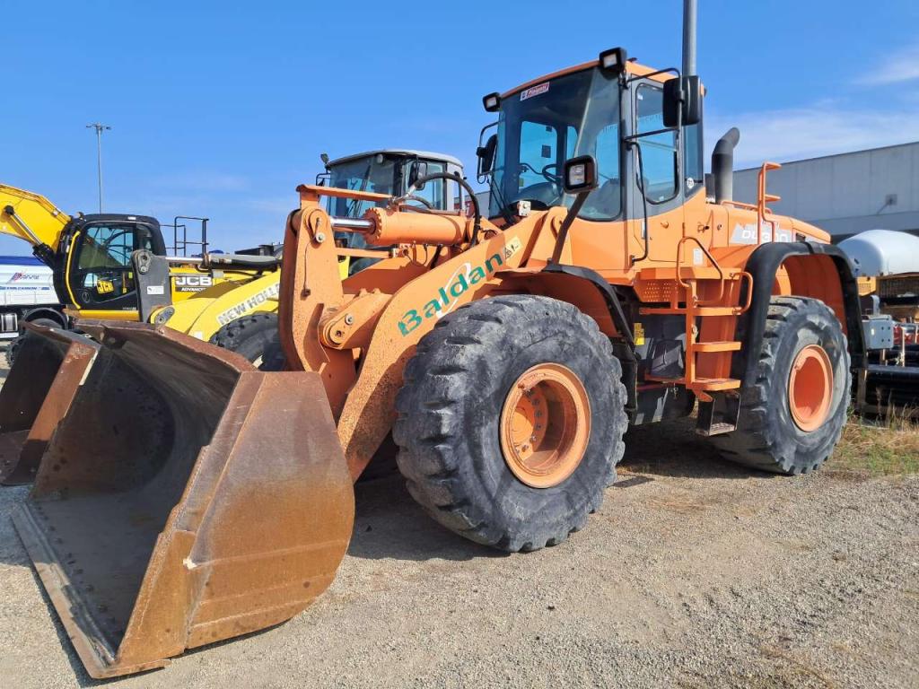 Doosan DL300 Photo 1