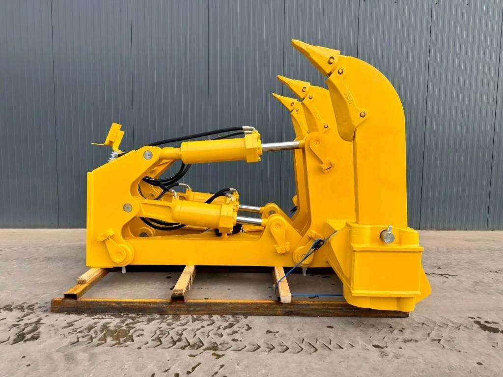Komatsu D155 Photo 11