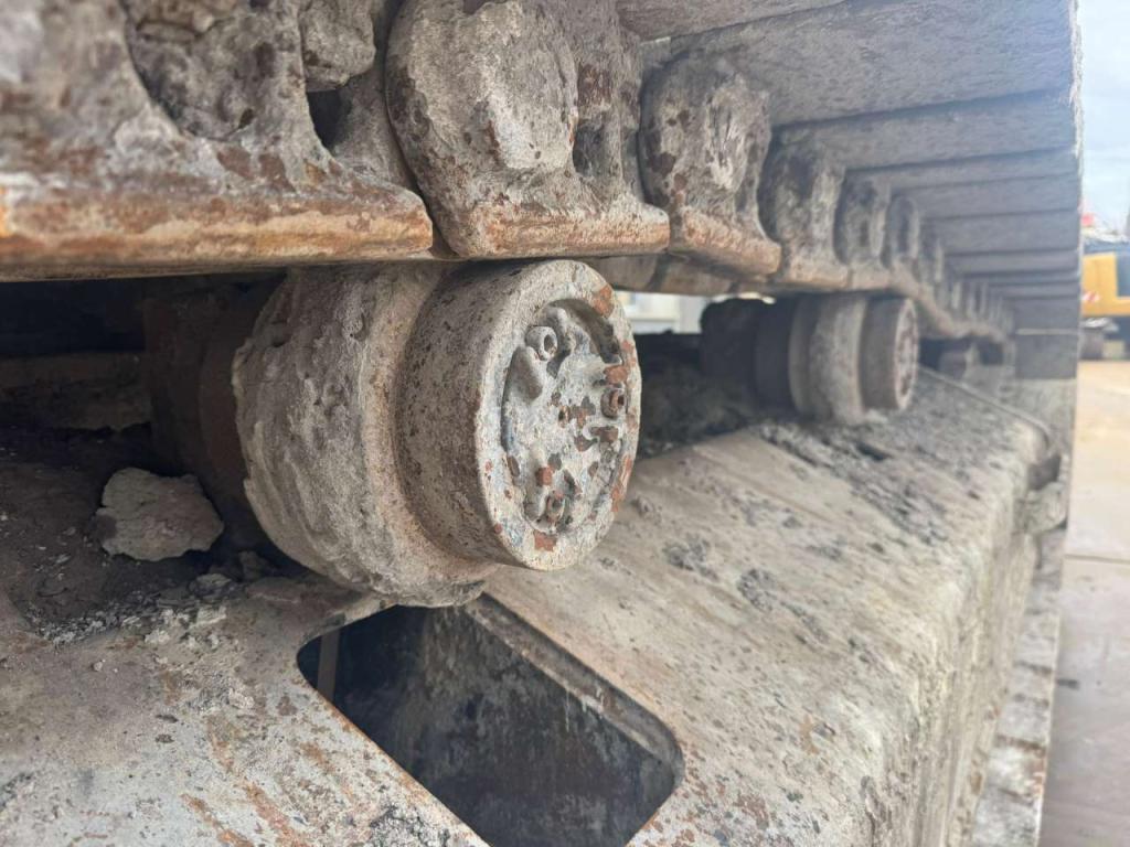 Caterpillar 336FL Tracked material handler Photo 16