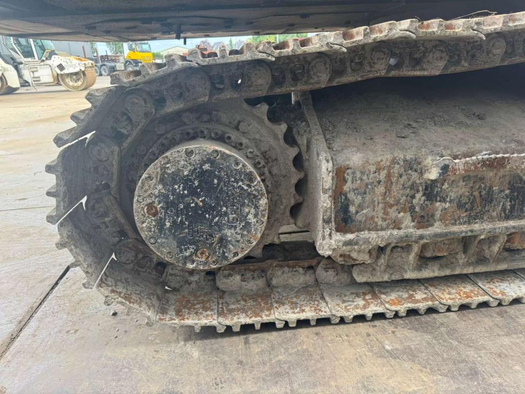 Caterpillar 336FL Tracked material handler Photo 17