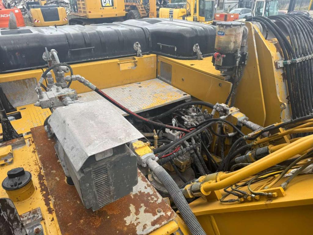 Caterpillar 336FL Tracked material handler Photo 27
