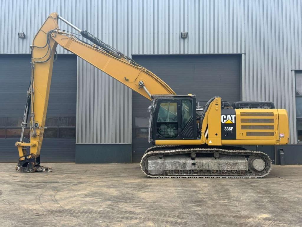 Caterpillar 336FL Tracked material handler Photo 3