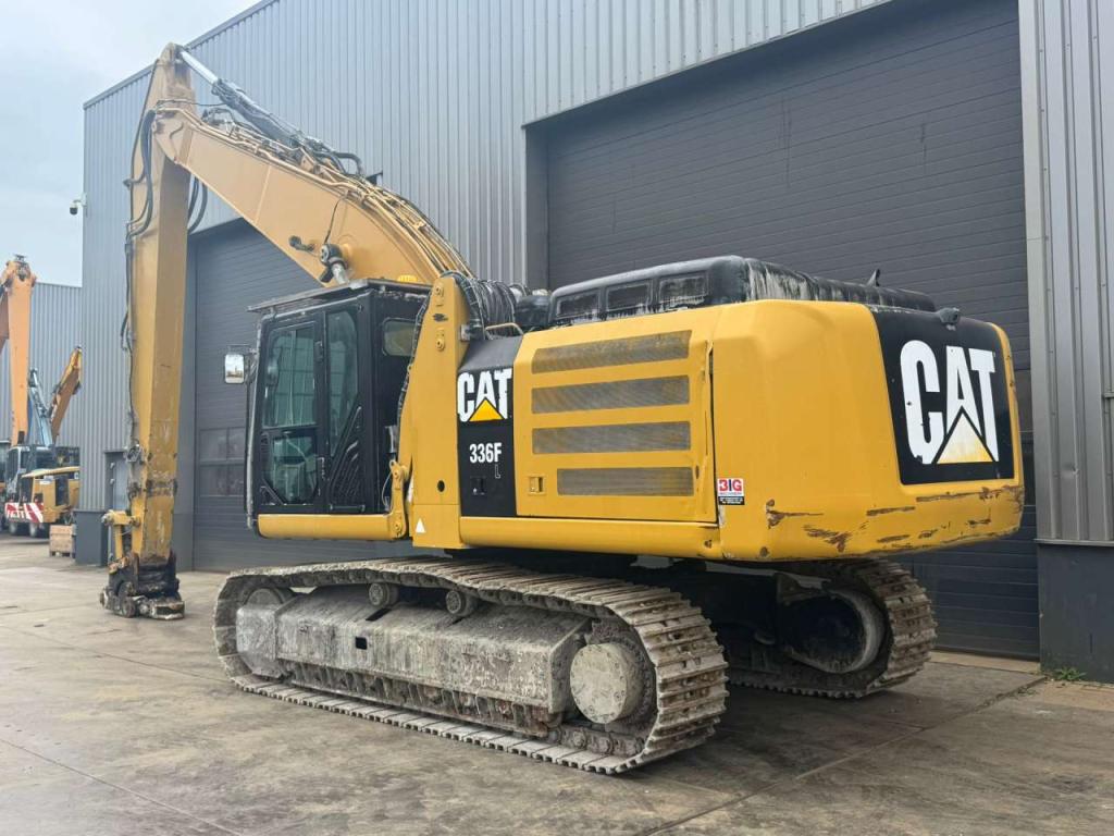 Caterpillar 336FL Tracked material handler Photo 4