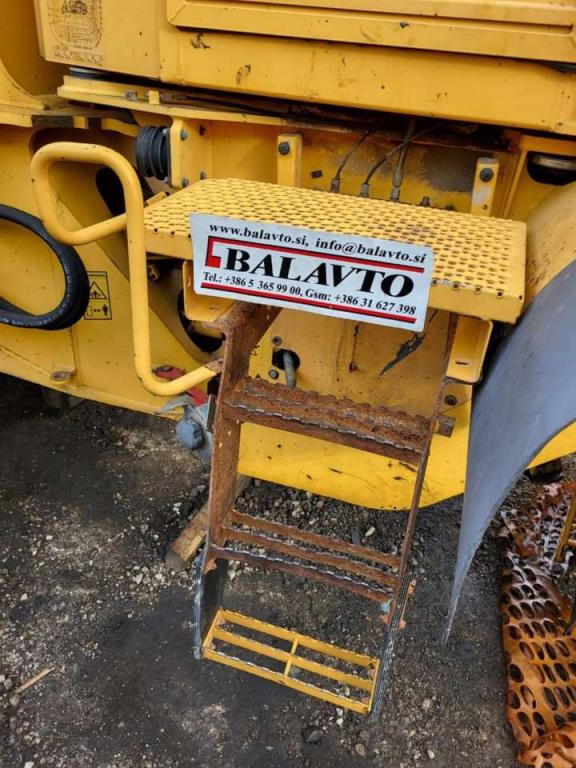 Volvo step platform VOE15166131 for Volvo L60E, L60F, L70E, L70F... Photo 1