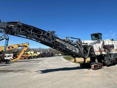 Wirtgen W 210 XP sold by Massucco T. Srl