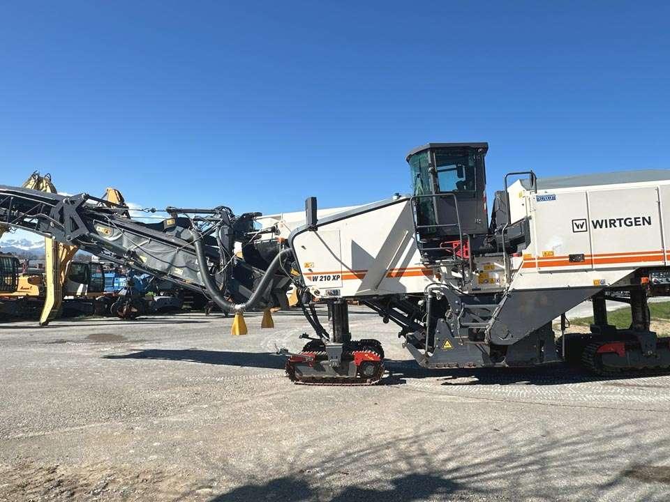 Wirtgen W 210 XP Photo 2