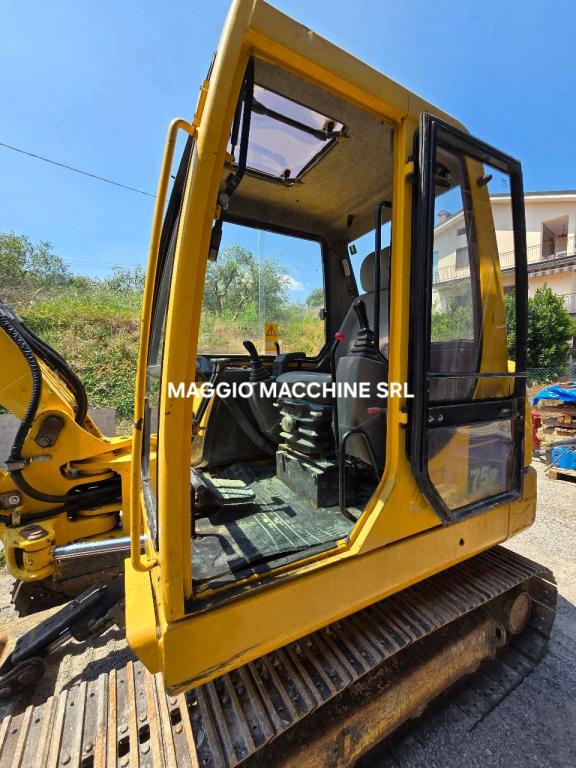 Komatsu PC75R Photo 7