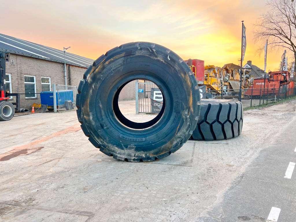 Michelin X Mine D2 45/65R45 Tyre Photo 3