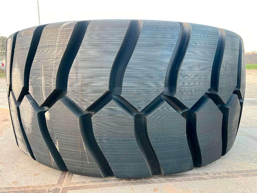 Michelin X Mine D2 45/65R45 Tyre Photo 6