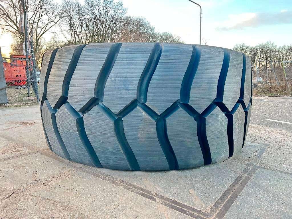 Michelin X Mine D2 45/65R45 Tyre Photo 7
