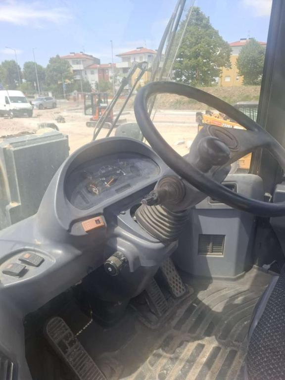 Komatsu WA200PT-5 Photo 14