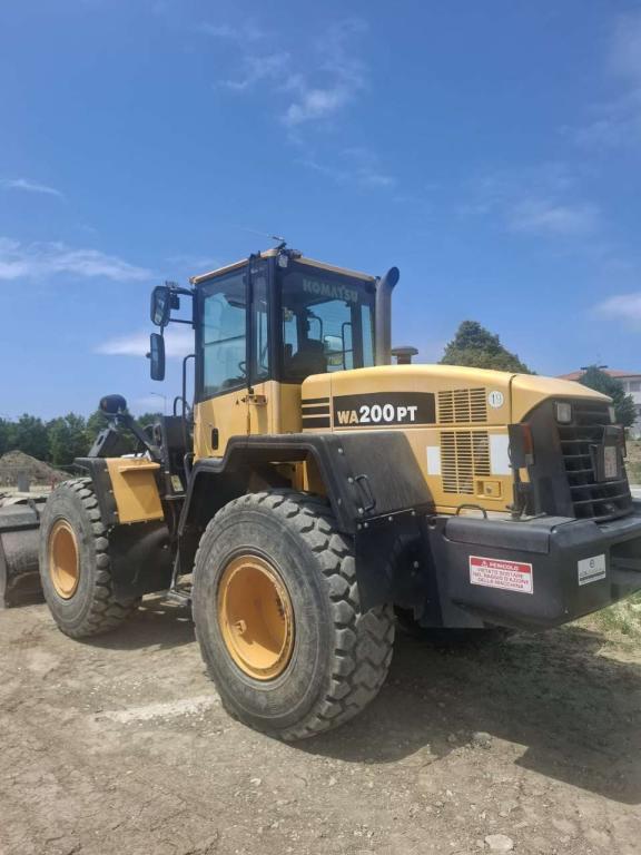 Komatsu WA200PT-5 Photo 2