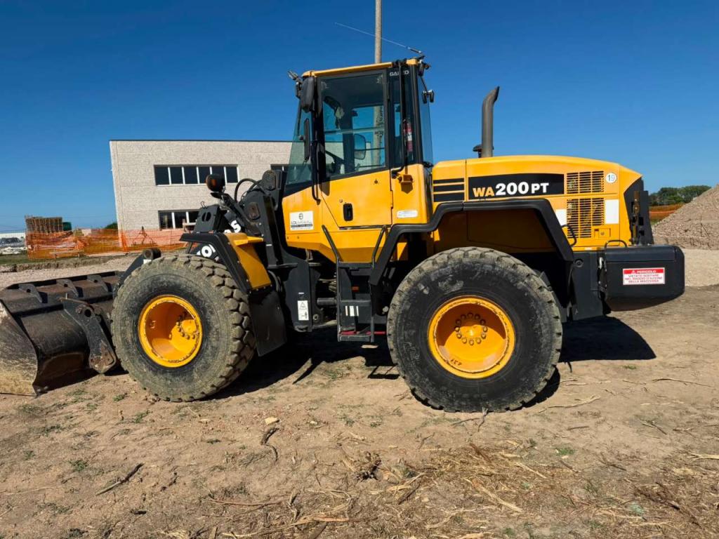 Komatsu WA200PT-5 Photo 7