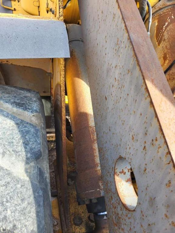 Volvo left lifting hydraulic cylinder 11107855 for Volvo L110E, L110F, L120E Photo 1