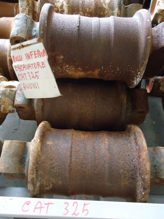 Track rollers for Caterpillar 325C Photo 2