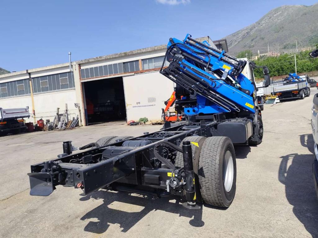 Iveco EUROCARGO 180-320 Photo 17