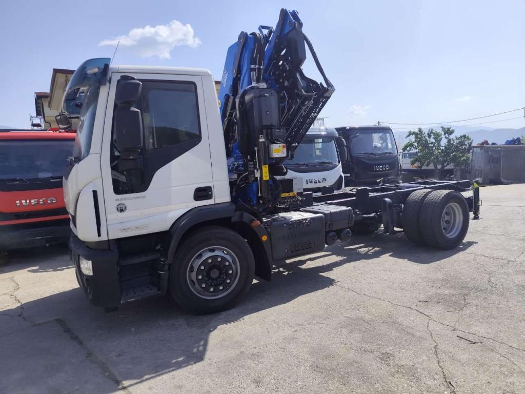 Iveco EUROCARGO 180-320 Photo 30