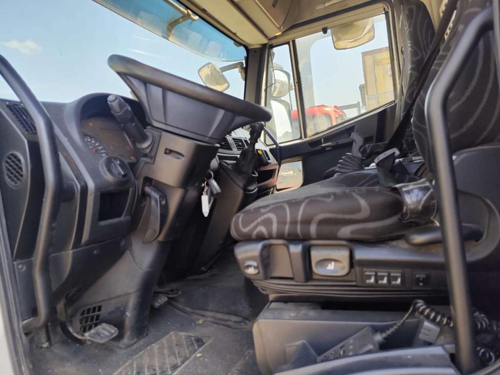 Iveco EUROCARGO 180-320 Photo 9