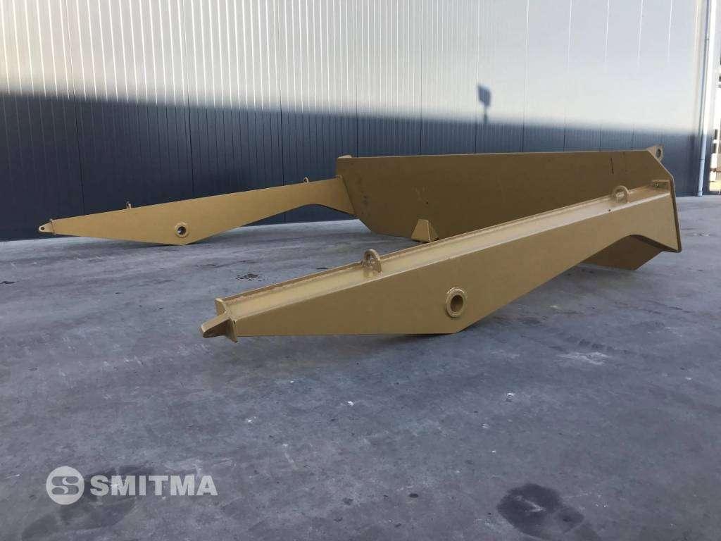 Rear hatch for Caterpillar 735C Photo 5