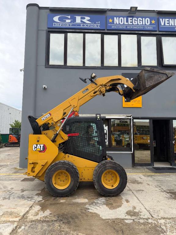 Caterpillar 262D3 Photo 2