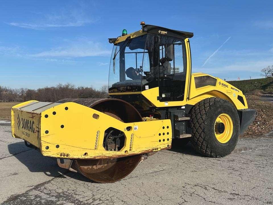 Bomag BW216 DH-5 Photo 1