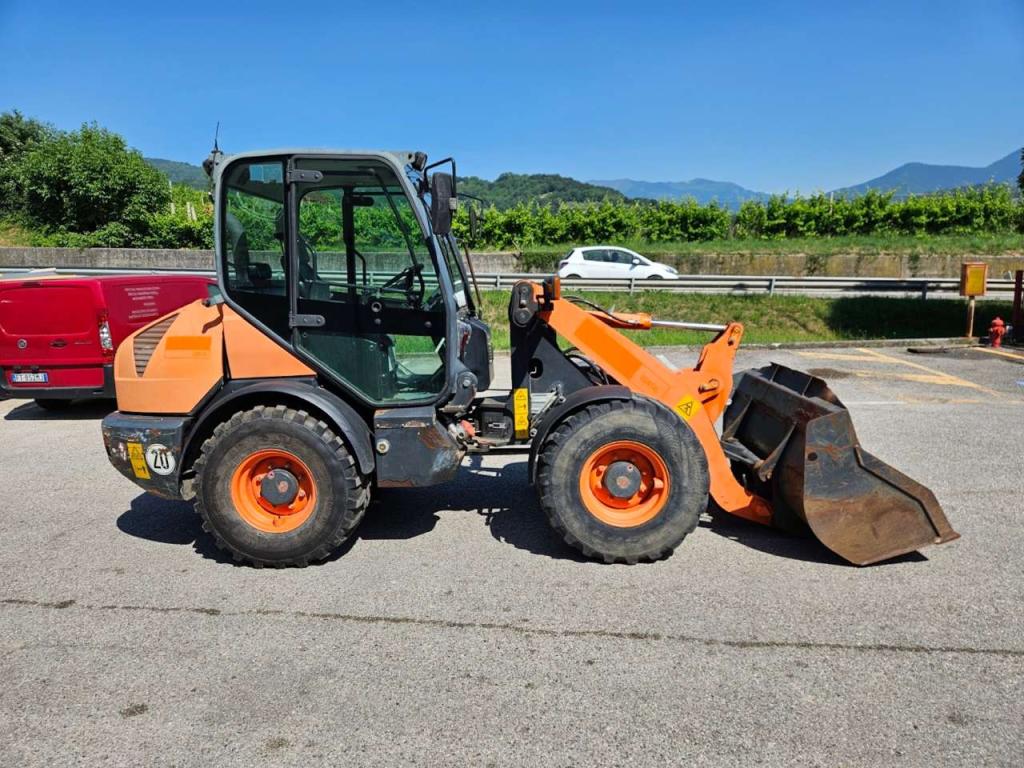 Komatsu WA70-7 Photo 4