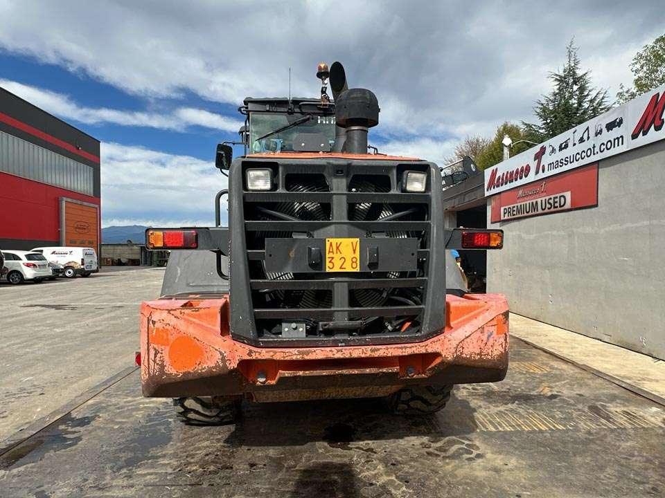 Hitachi ZW180-6 Photo 22