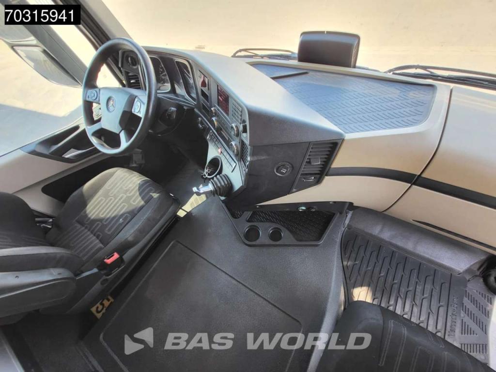 Mercedes-Benz Actros 1843 4X2 ClassicSpace Retarder Photo 17