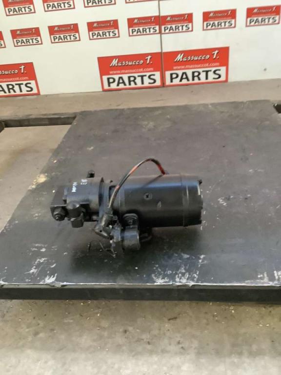 Emergency hydraulic pump for Hitachi ZW250-6 Photo 1