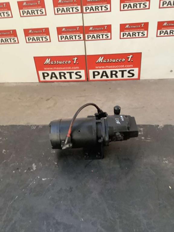 Emergency hydraulic pump for Hitachi ZW250-6 Photo 3