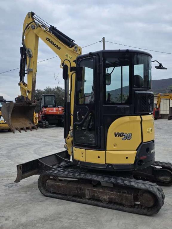 Yanmar VIO38 Photo 4