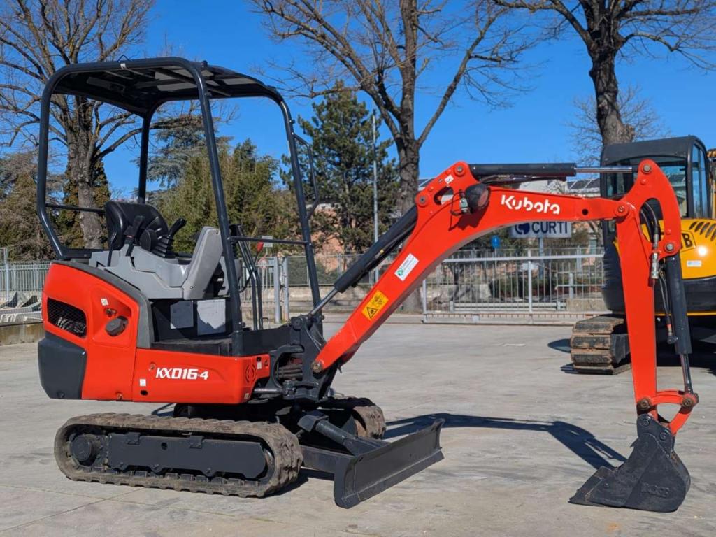 Kubota KX016-4 Photo 4