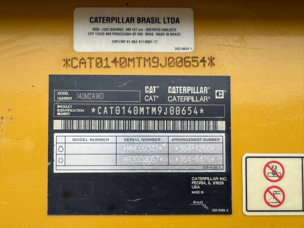 Caterpillar 140M2 AWD Photo 14