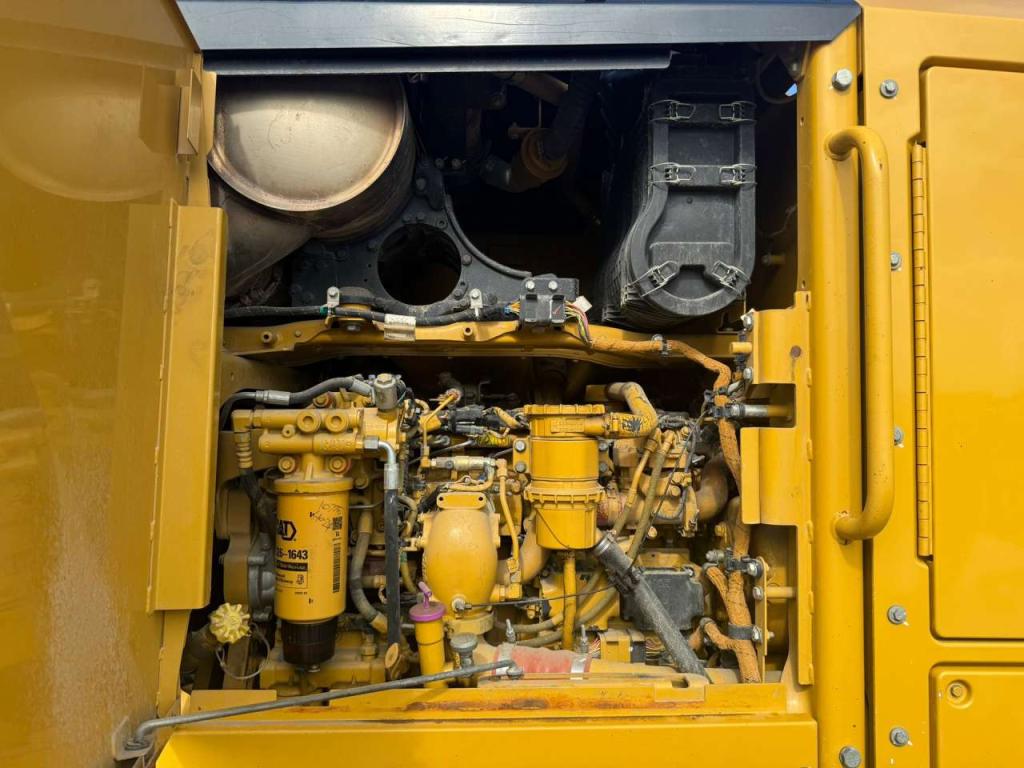 Caterpillar 140M2 AWD Photo 9