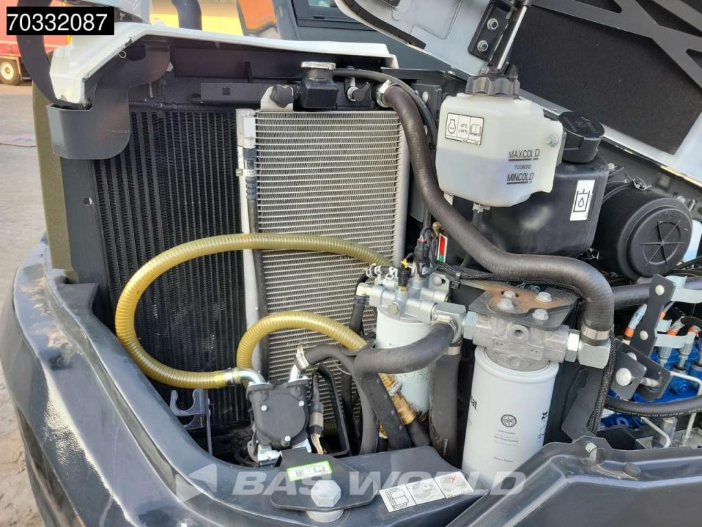 Bobcat E88 A/C Photo 20