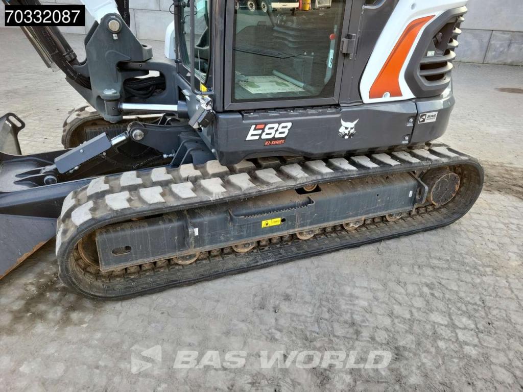 Bobcat E88 A/C Photo 25