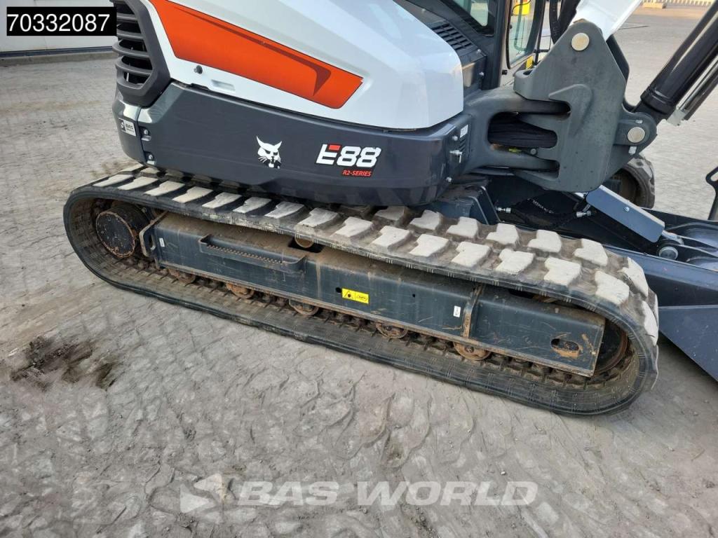 Bobcat E88 A/C Photo 26