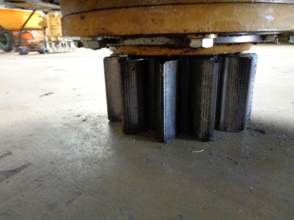Swing drive for Caterpillar 322 B Photo 1