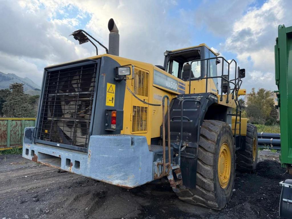 Komatsu WA 600 Photo 18