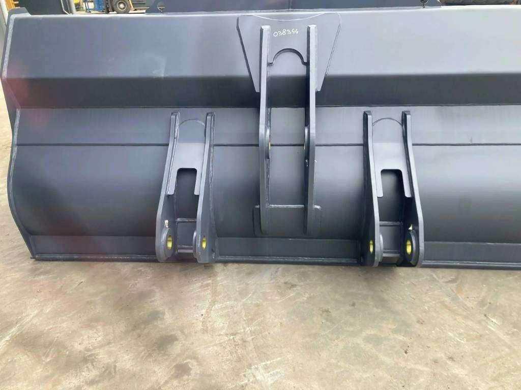Volvo L 120 G Photo 3
