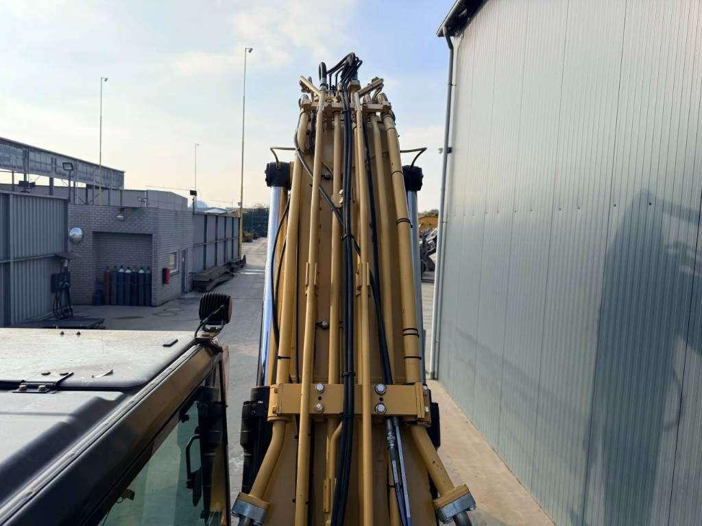 Caterpillar 320E L Photo 16